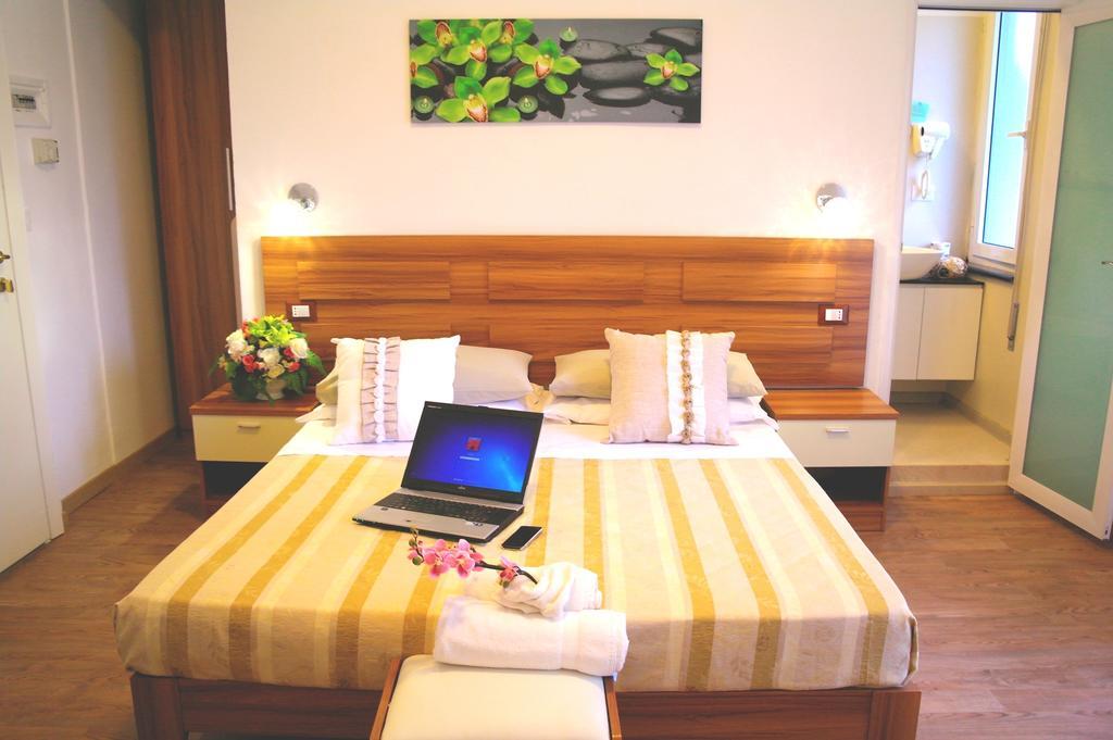 Hotel Spiaggia Marconi Rimini Esterno foto