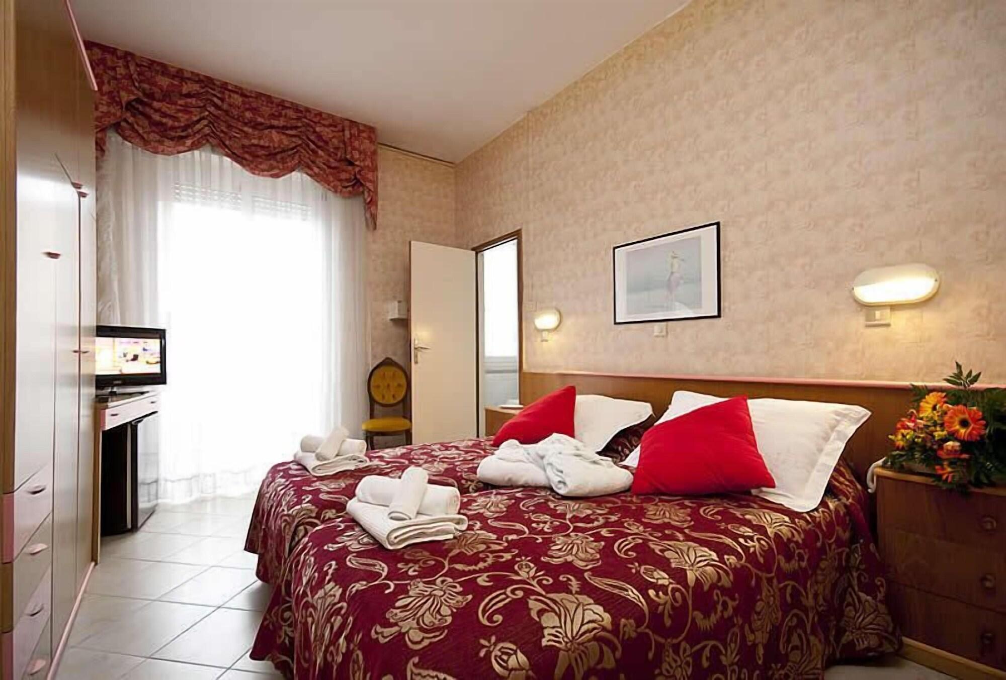 Hotel Spiaggia Marconi Rimini Esterno foto