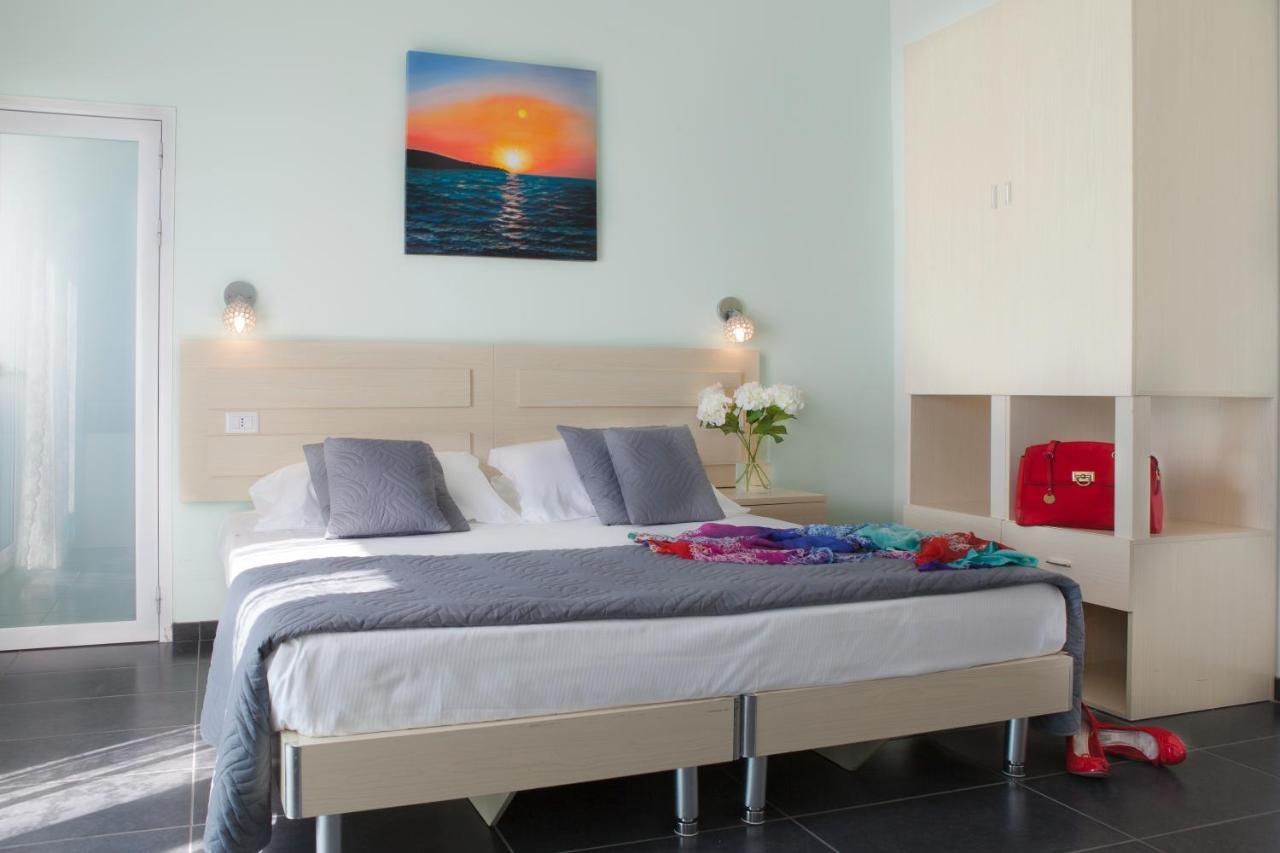Hotel Spiaggia Marconi Rimini Esterno foto