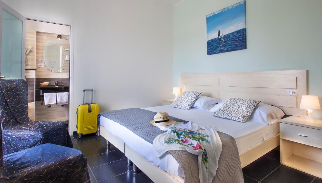 Hotel Spiaggia Marconi Rimini Esterno foto