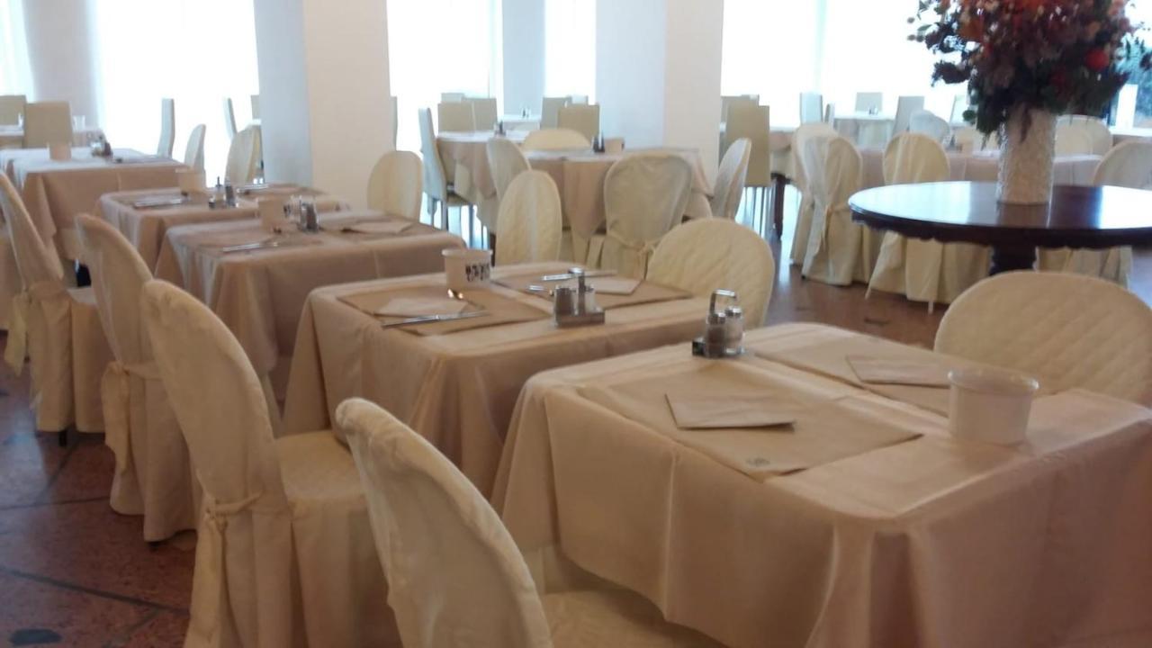 Hotel Spiaggia Marconi Rimini Esterno foto