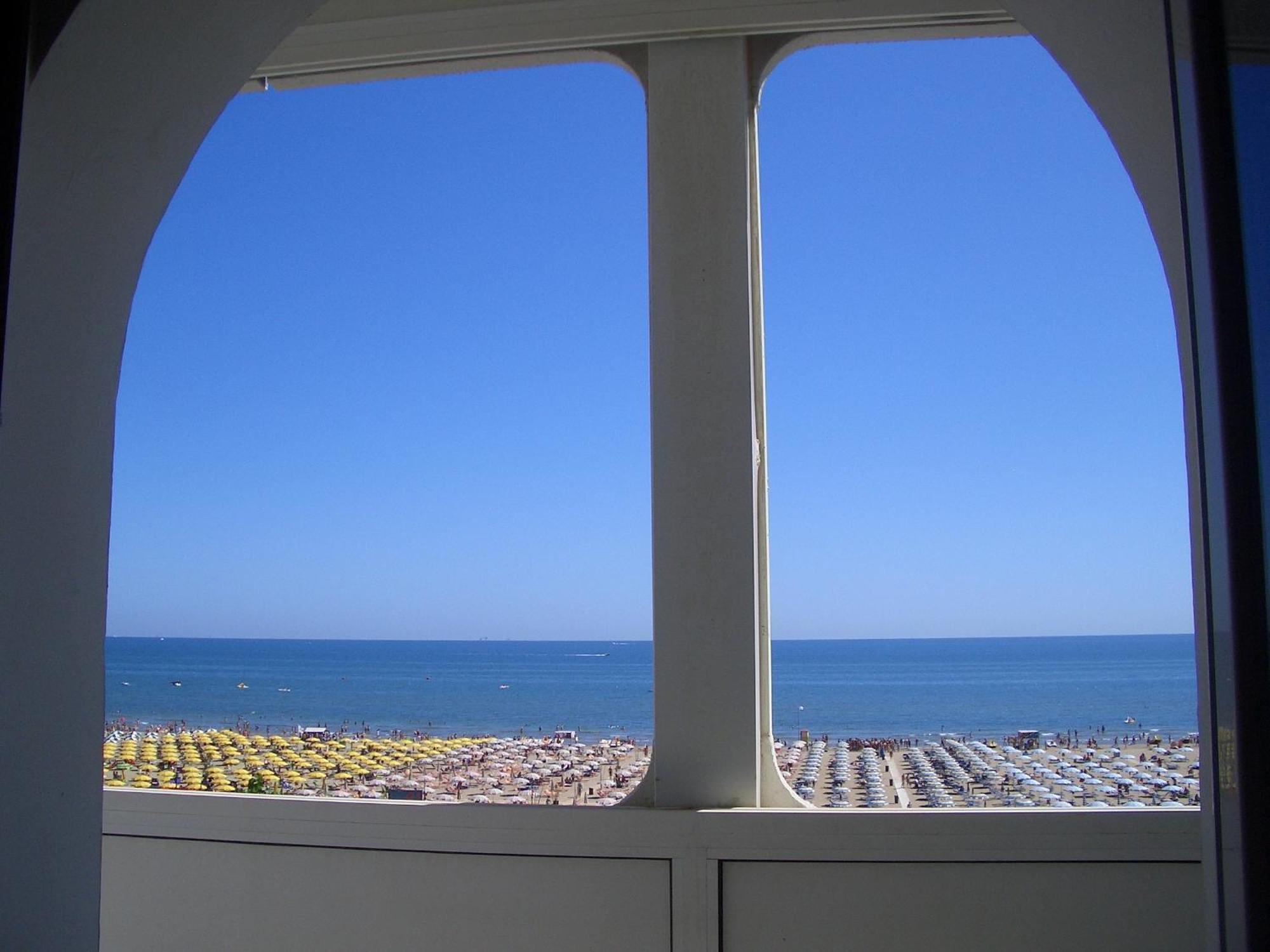 Hotel Spiaggia Marconi Rimini Esterno foto